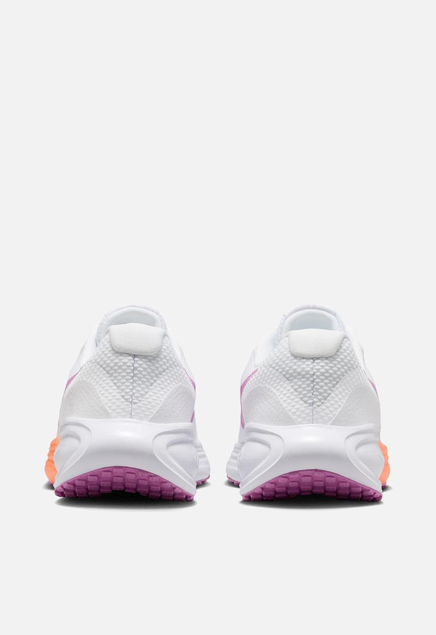 Nike - Nike Revolution 8