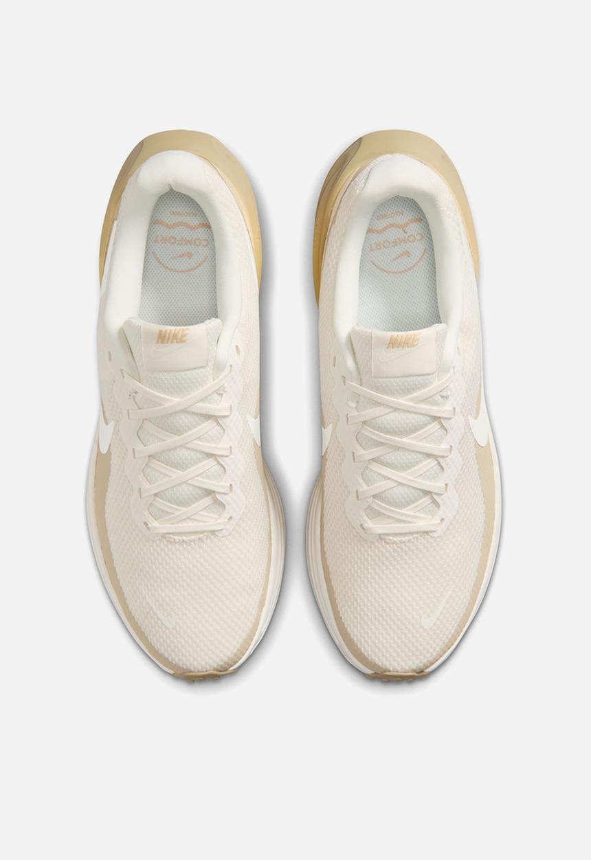 Nike - Nike Revolution 8