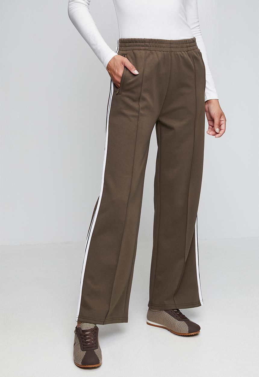 Stella Morgan - High Waist Elasticated Wide Leg Fleece Pant With Side Tape - Bitter Chocolate