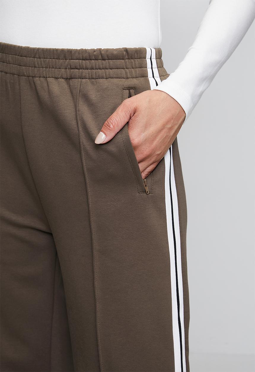 Stella Morgan - High Waist Elasticated Wide Leg Fleece Pant With Side Tape - Bitter Chocolate