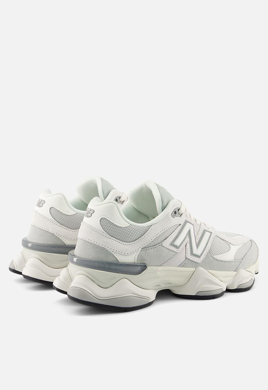 New Balance  - 9060 v1
