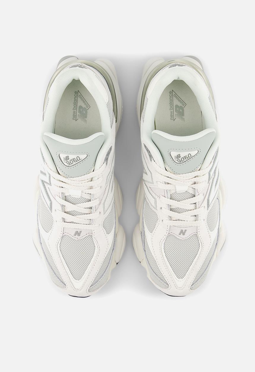New Balance  - 9060 v1