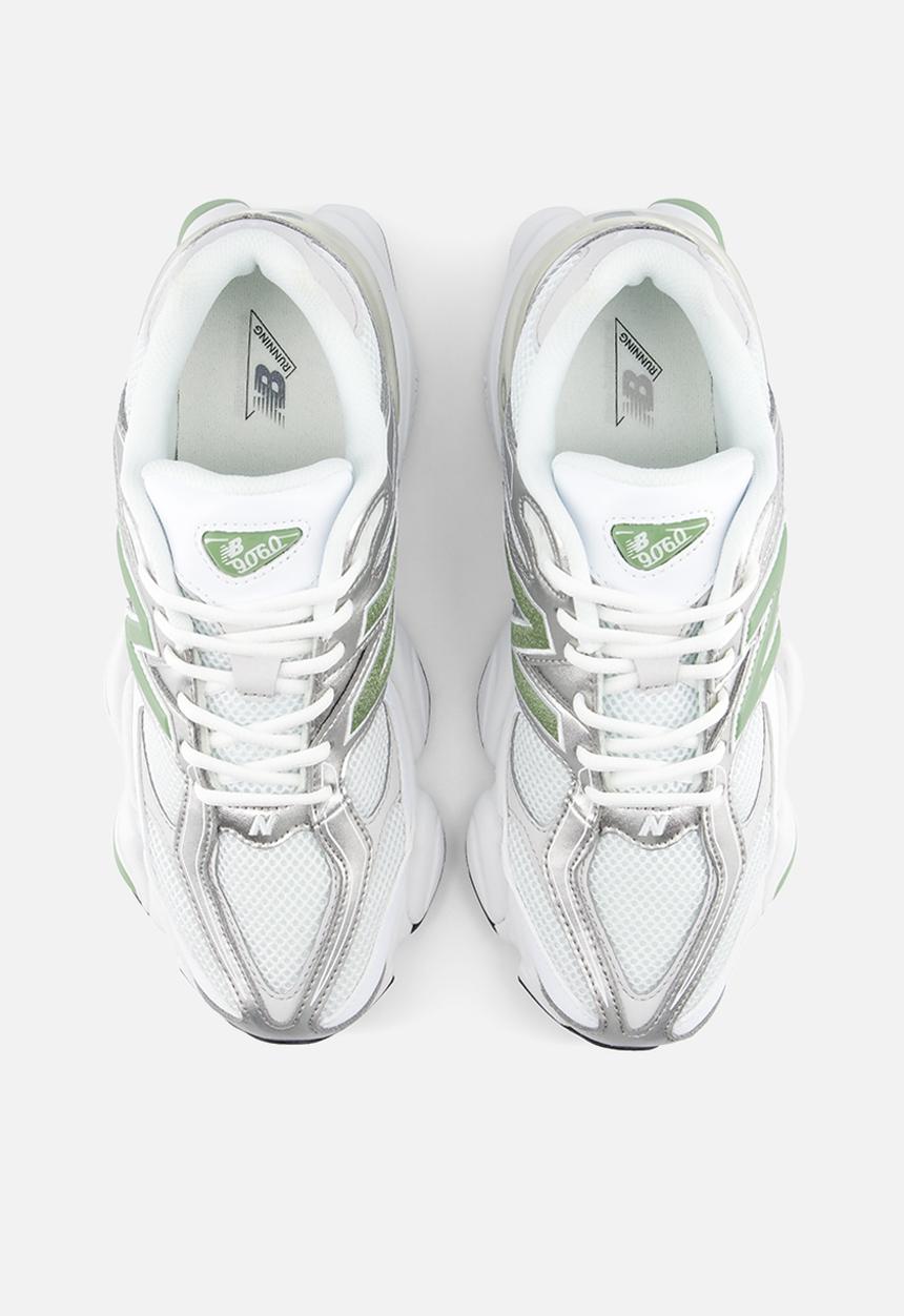 New Balance  - 9060 v1