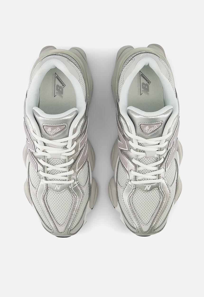 New Balance  - 9060 v1