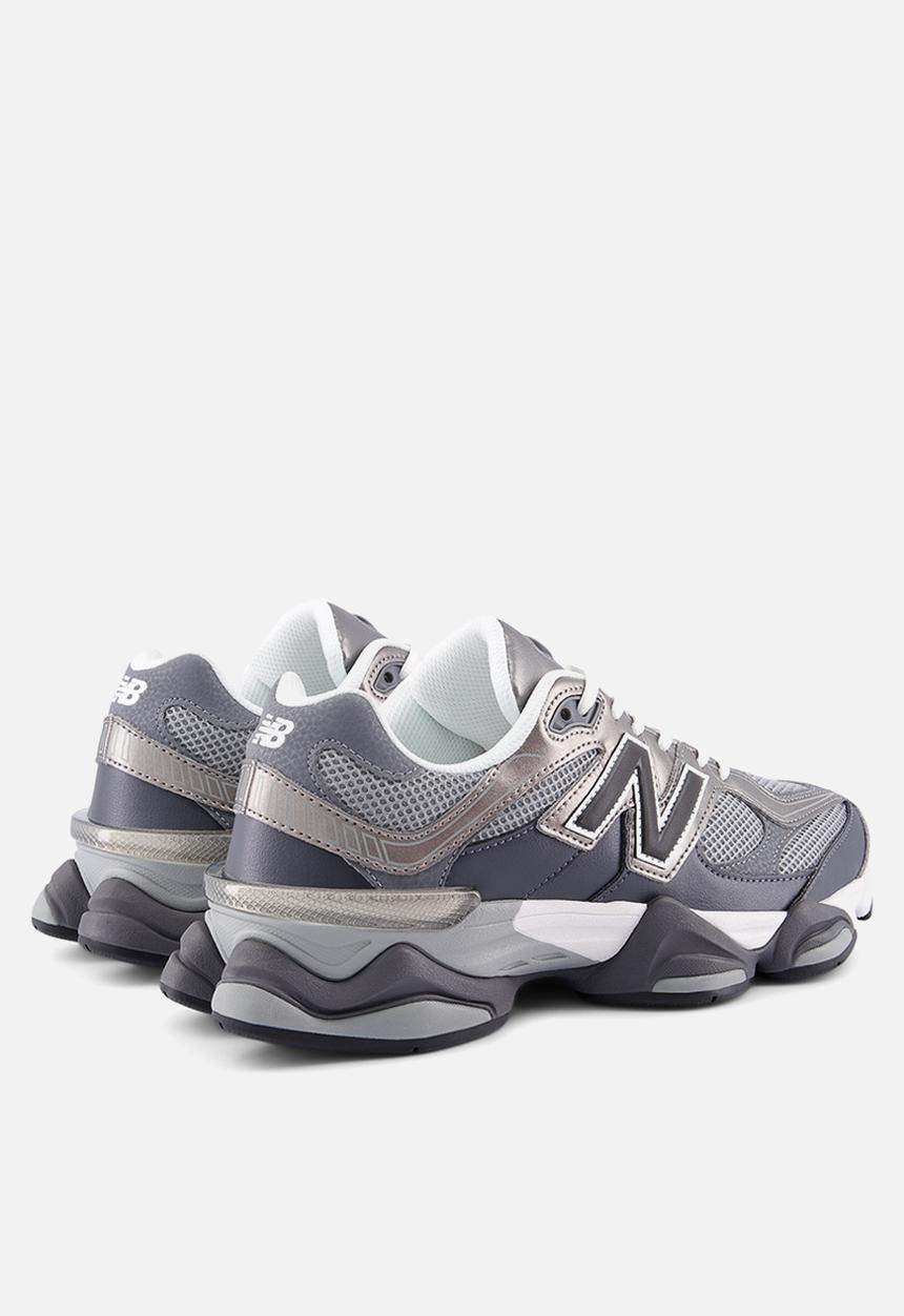 New Balance  - 9060 v1