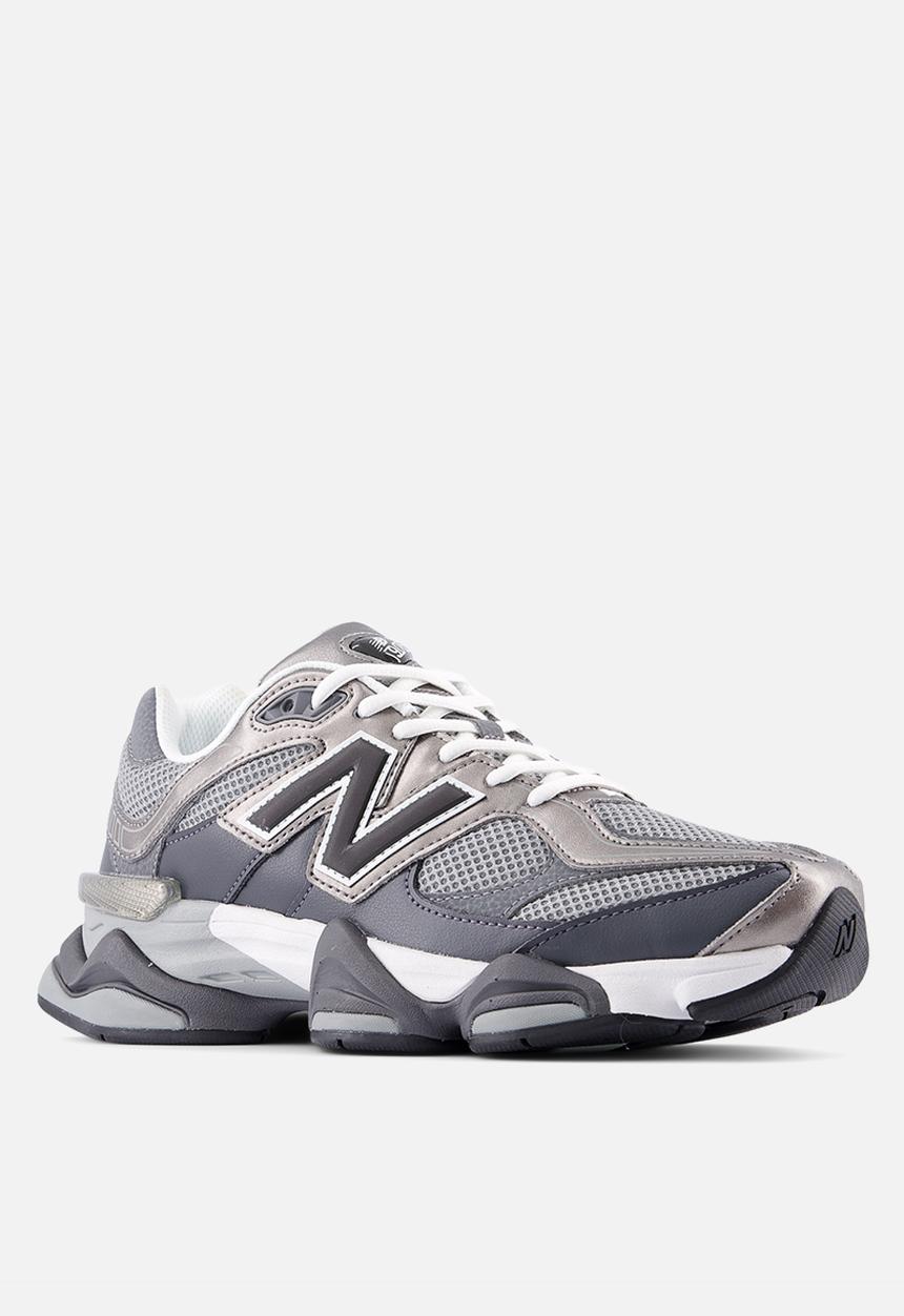 New Balance  - 9060 v1