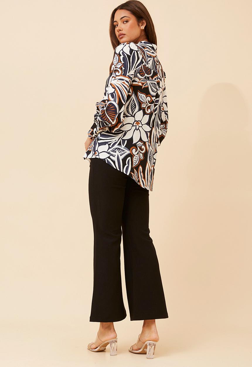 Izabel London - L/S Button Through Collared Printed Blouse With Wide Cuff On Sleeve - Navy