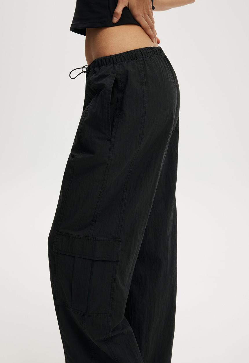 Cotton On - Active Woven Utility Pant - Black