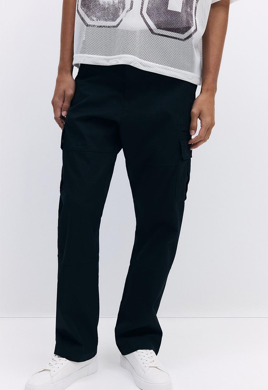 H&M - Regular fit twill cargo trousers - black