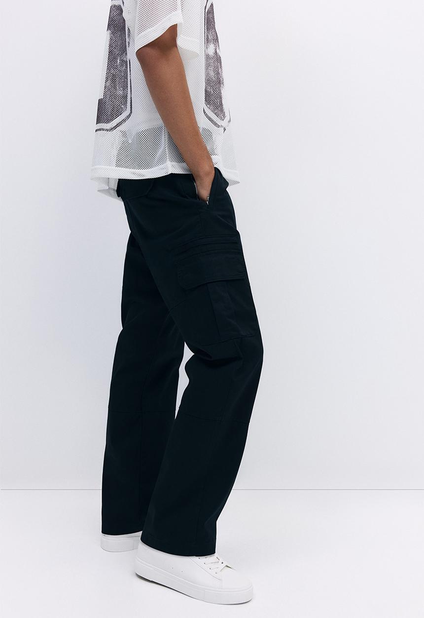 H&M - Regular fit twill cargo trousers - black