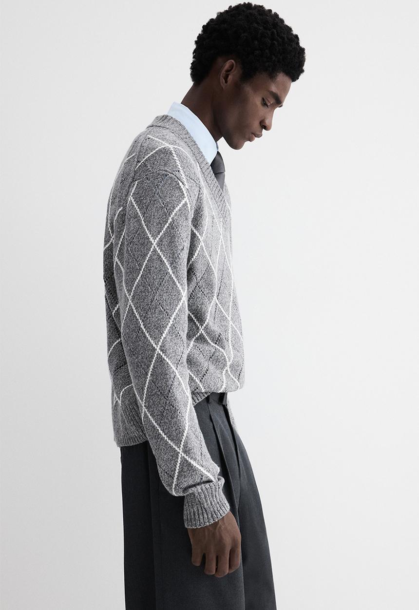H&M - Regular fit wool-blend v-neck jumper - grey/argyle pattern