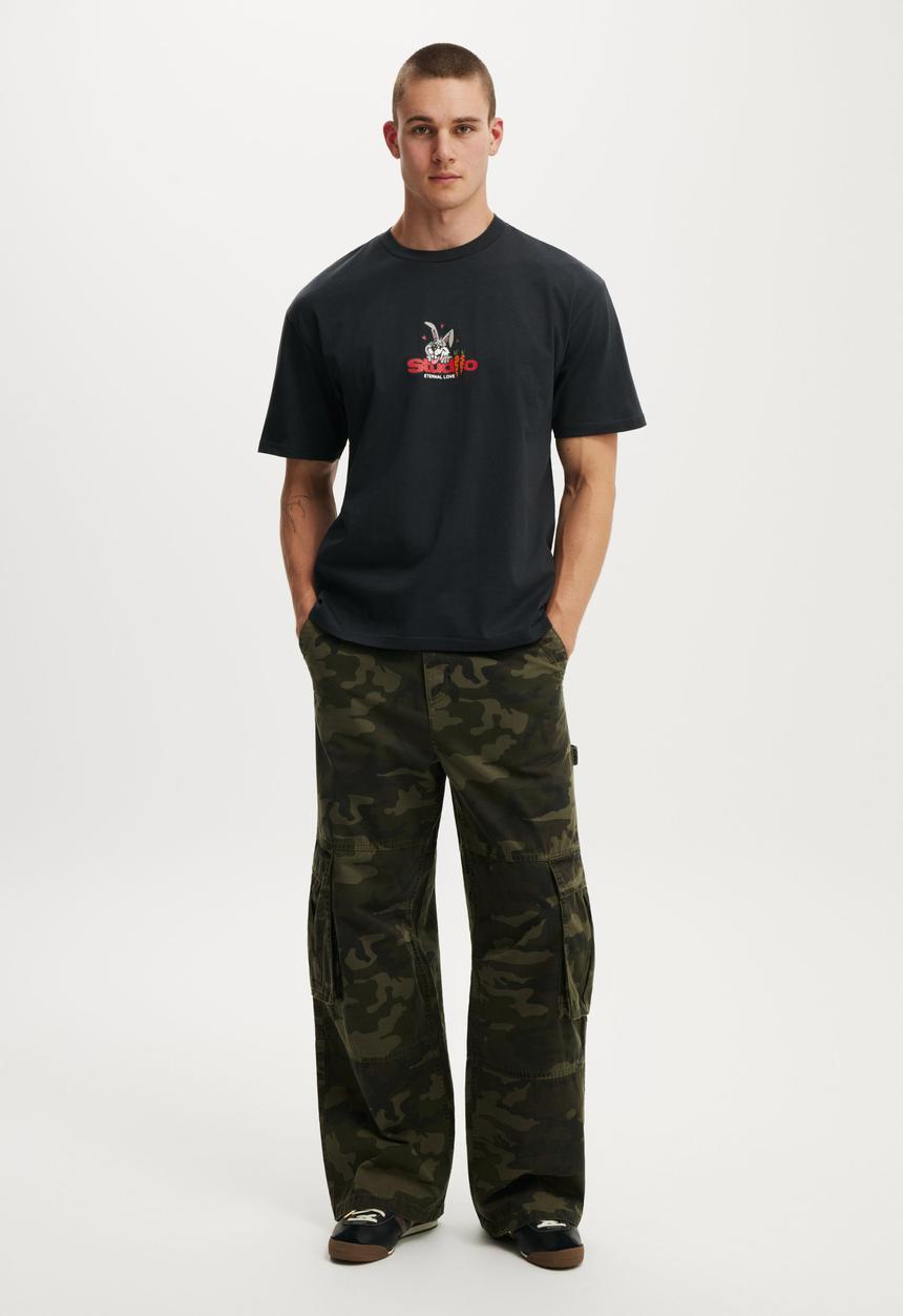 Cotton On - Everyday Fit Graphic T-Shirt - Washed Black / Carrots