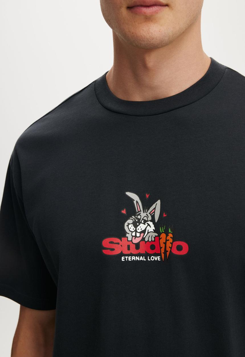Cotton On - Everyday Fit Graphic T-Shirt - Washed Black / Carrots