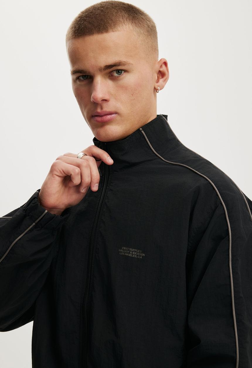 Cotton On - Panelled Spray Jacket - Black / White