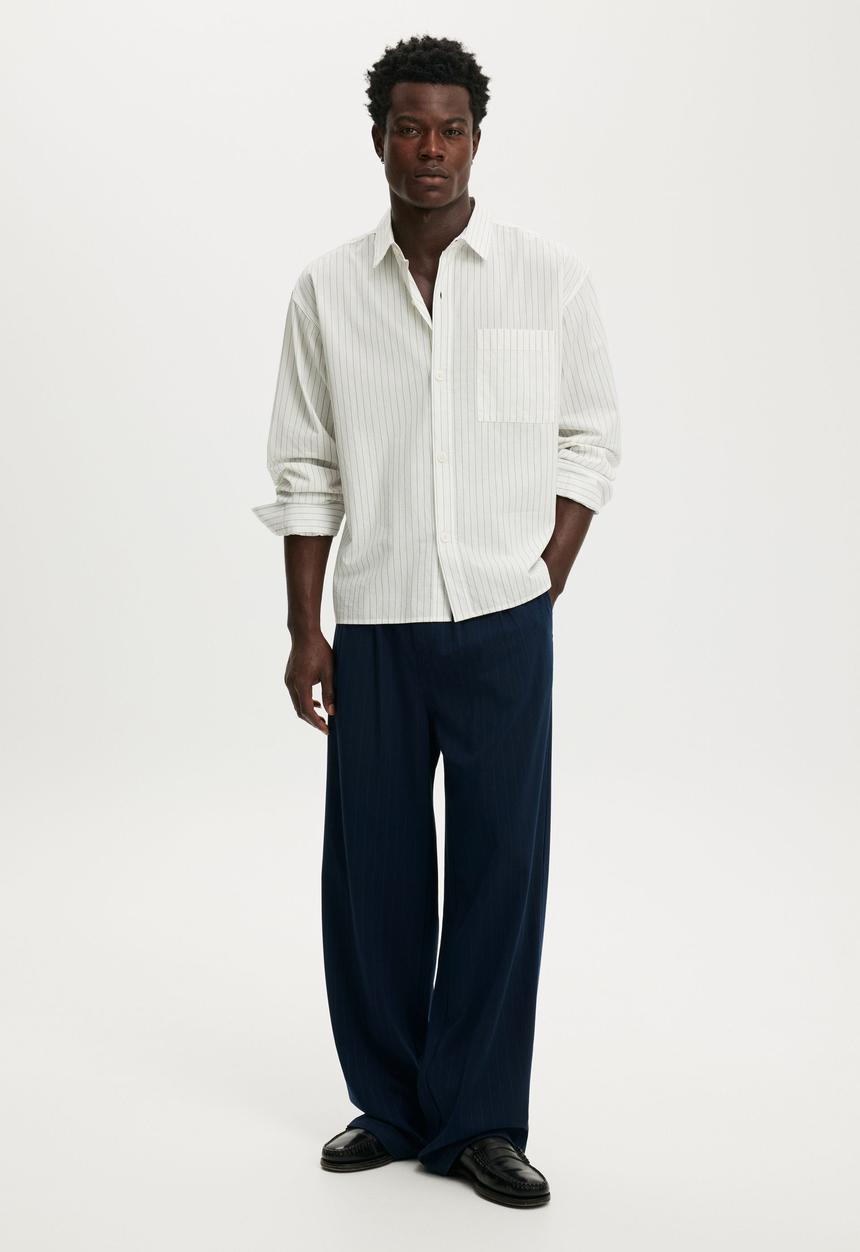 Cotton On - Super Baggy Pleated Pant - Navy Pinstripe