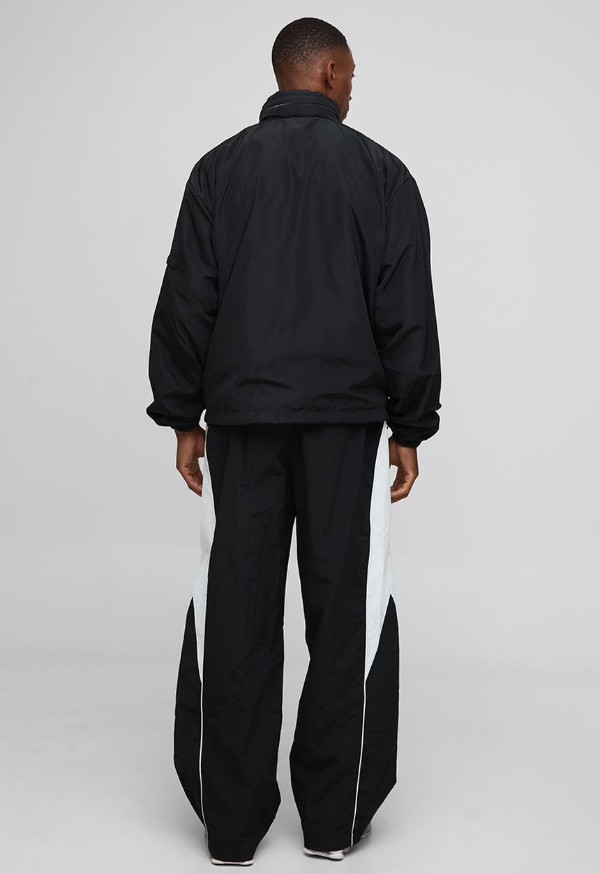 boohooMAN - Regular Fit Lightweight Nylon Funnel Neck with Hood Windbreaker Jacket-Black