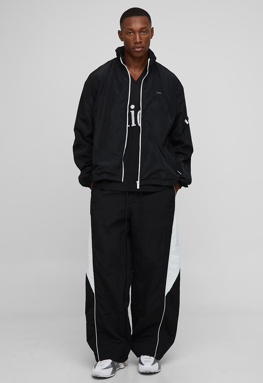 boohooMAN - Regular Fit Lightweight Nylon Funnel Neck with Hood Windbreaker Jacket-Black