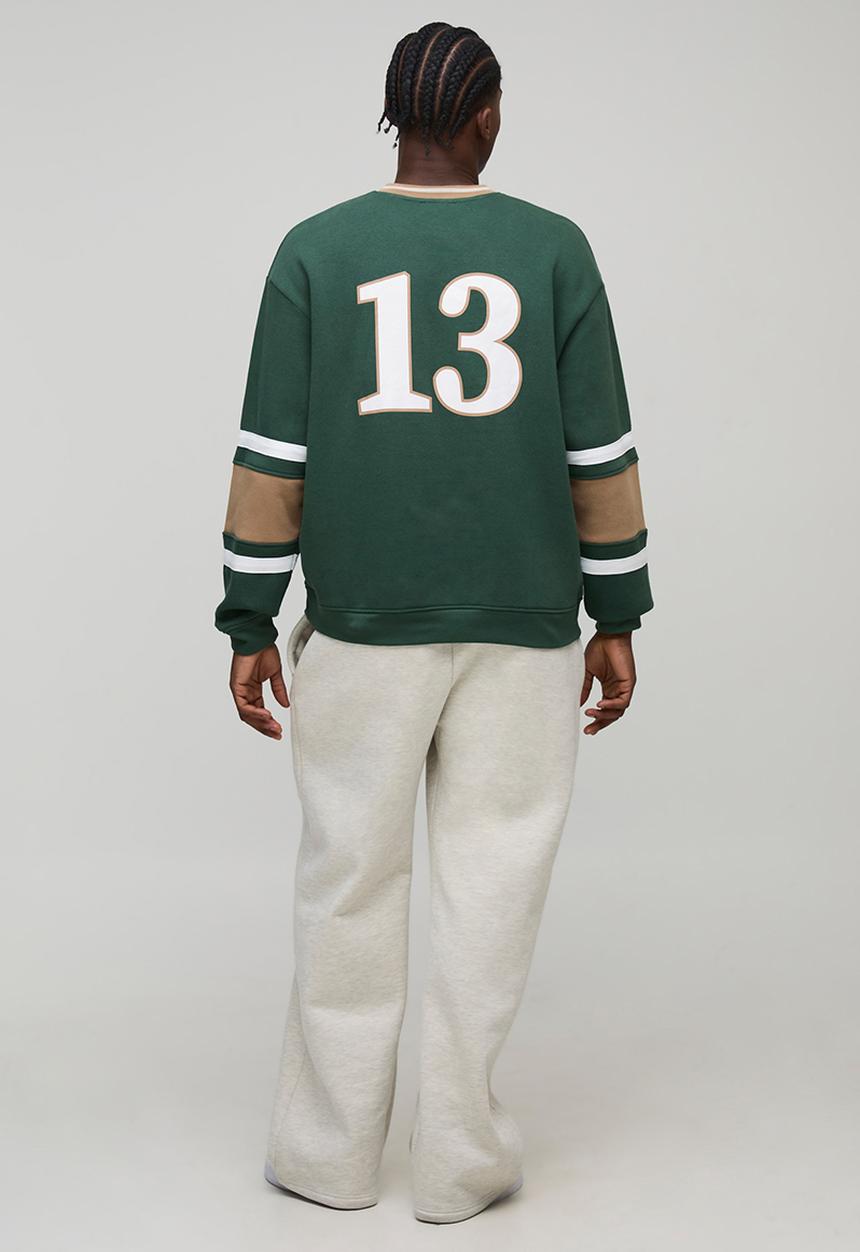 boohooMAN - Oversized V Neck Aspen Sweatshirt - Forest