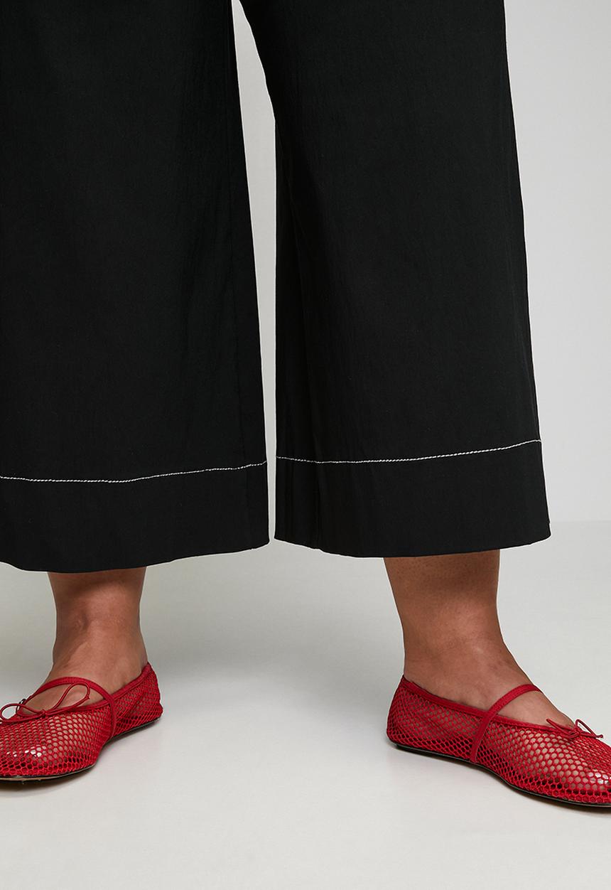 Me&B - Plus Stretch Wide Leg Cropped Pants - Black Contrast