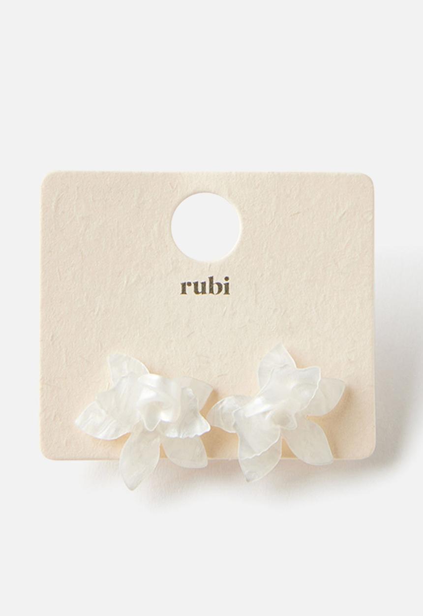 Rubi - Small charm earring - trinket white gardenia