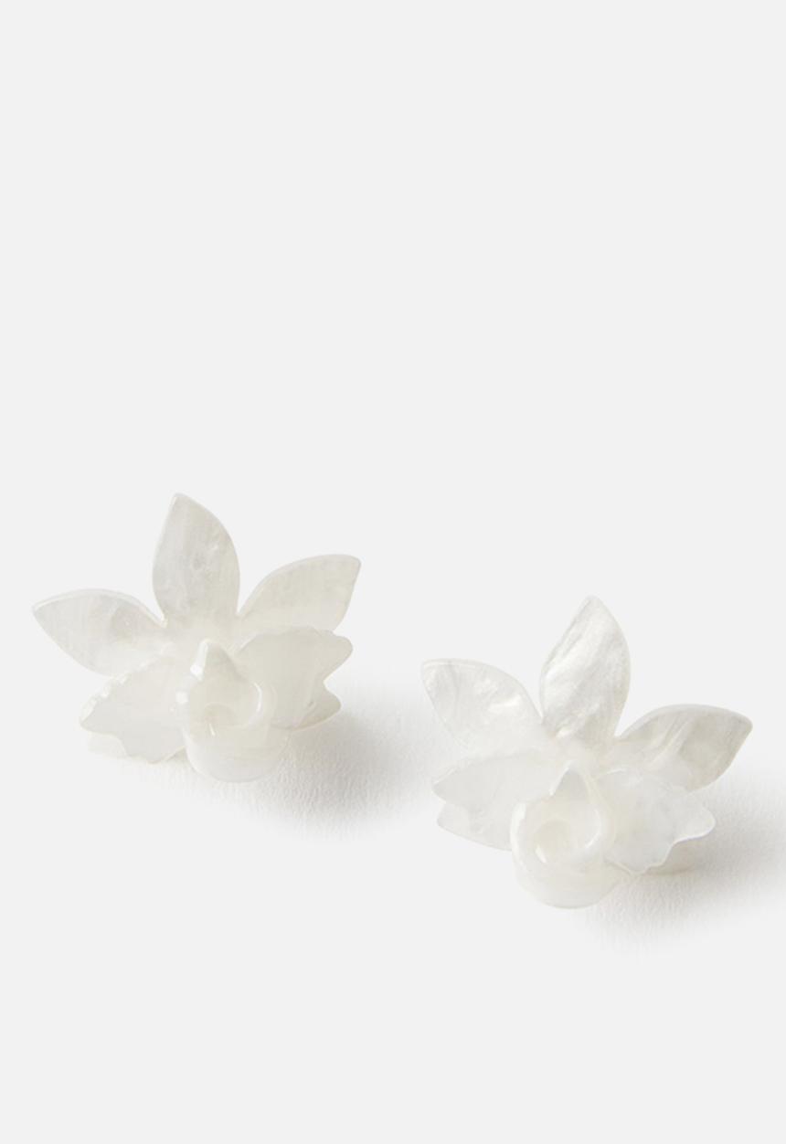 Rubi - Small charm earring - trinket white gardenia