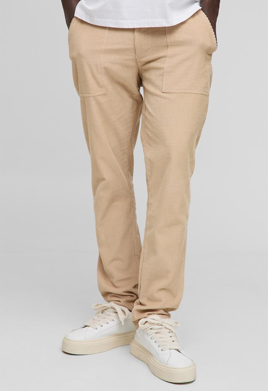 boohooMAN - Slim Waffle Corduroy Trousers - Sand