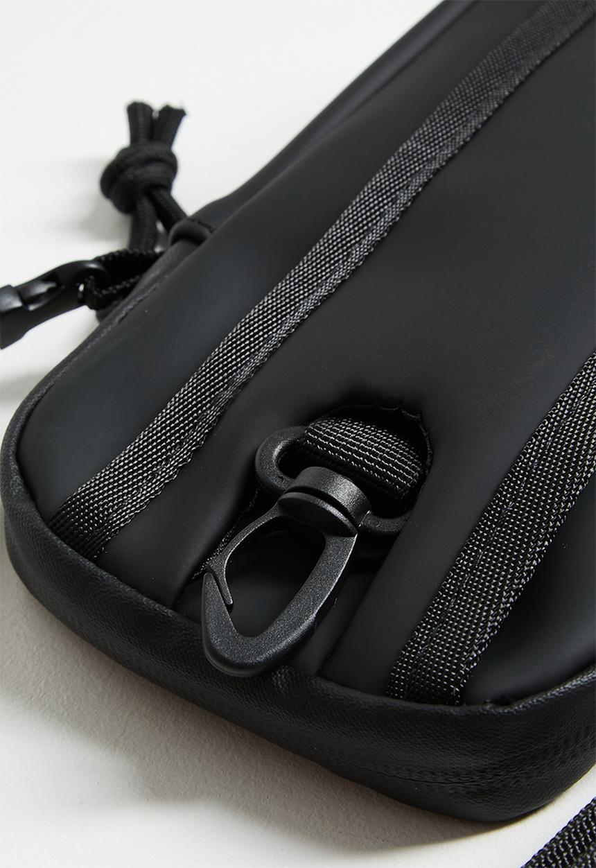 SOVIET - Beale Unisex PU Phone Bag - Black
