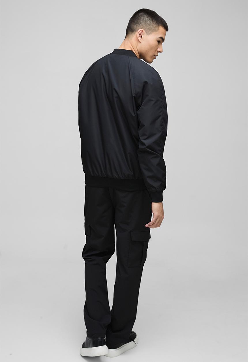boohooMAN - Regular Fit Lightweight Nylon Raglan Bomber Jacket - Black