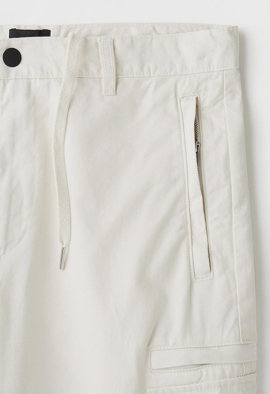 H&M - Regular fit twill cargo trousers - white