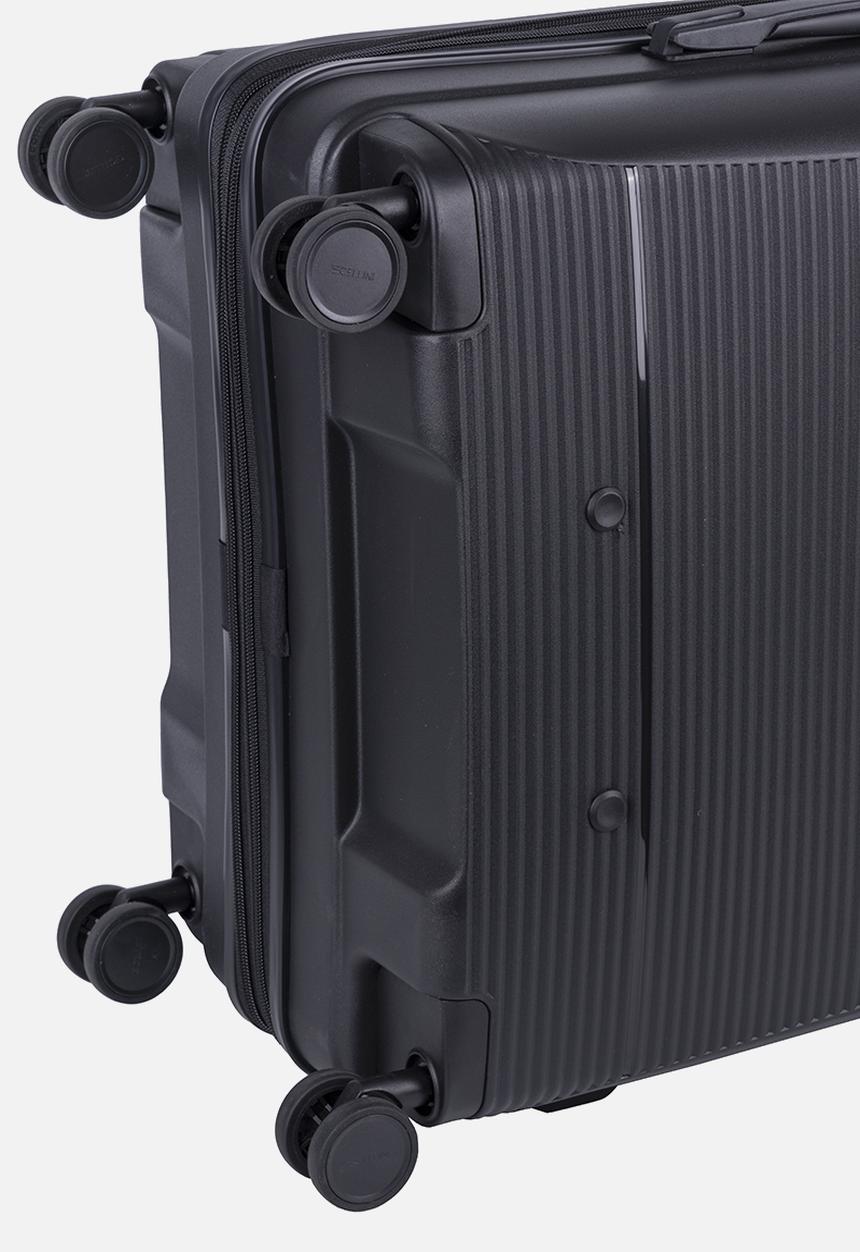 Cellini - QWEST MEDIUM 4 WHEEL TROLLEY CASE - BLACK