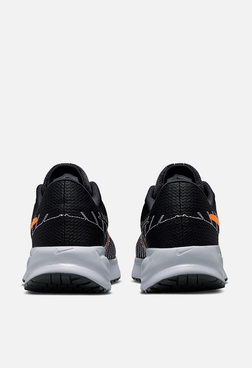Nike - Nike Run Defy