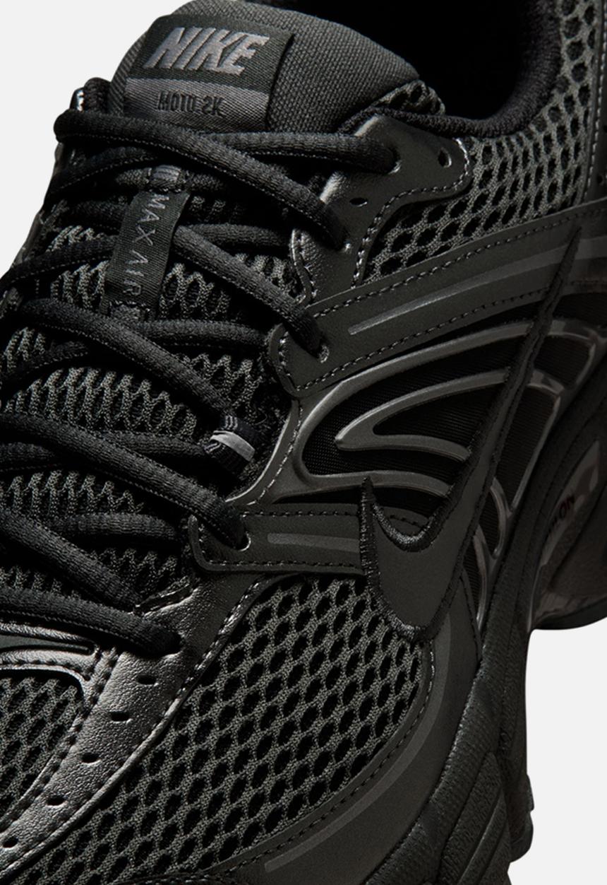 Nike - NIKE AIR MAX MOTO 2K