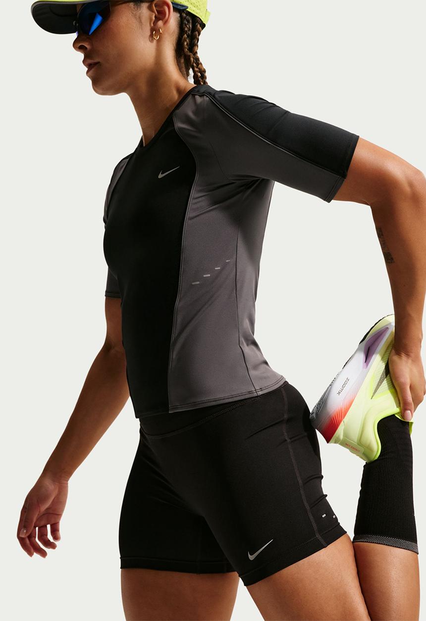 Nike - W Nk Tempo Df Hr Tgt Shrt - Black/Reflective Silv