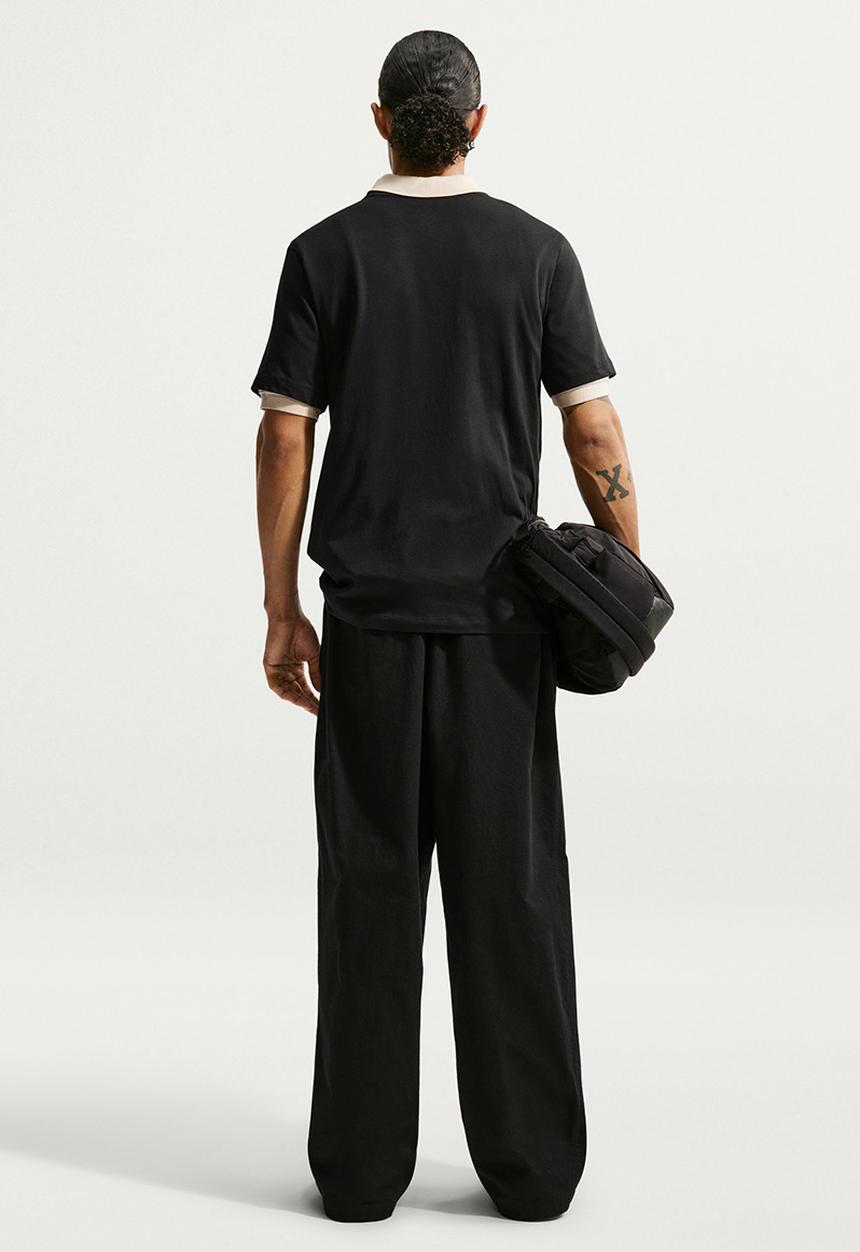 Nike - NSW Celebrate Brand Tee  - Black