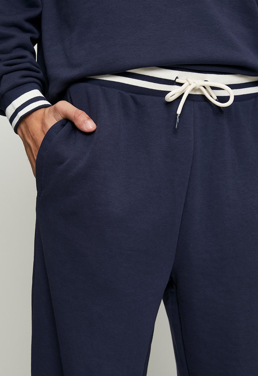 Reebok - LAWN CLUB FRENCH TERRY JOGGER - VECTOR NAVY