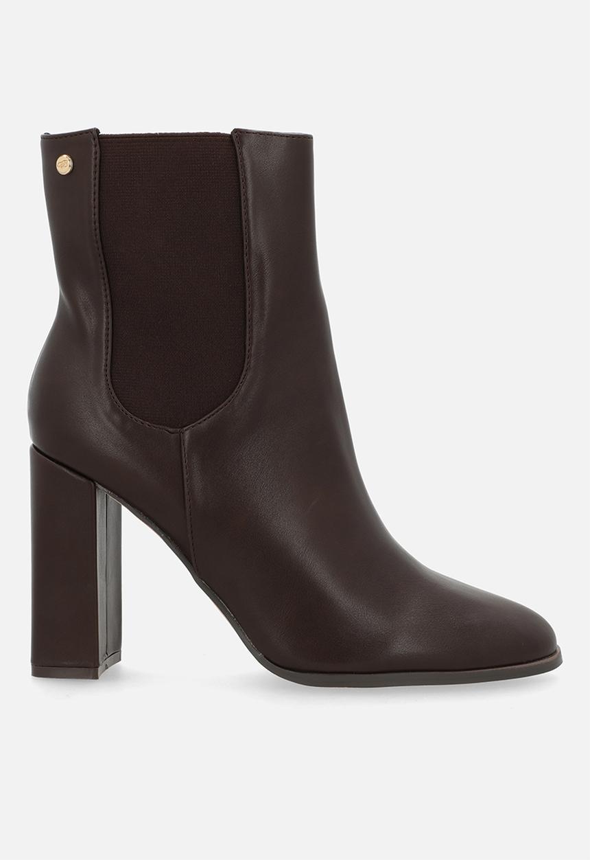 Miss Black - Shania 7 chelsea block heel ankle boot - chocolate