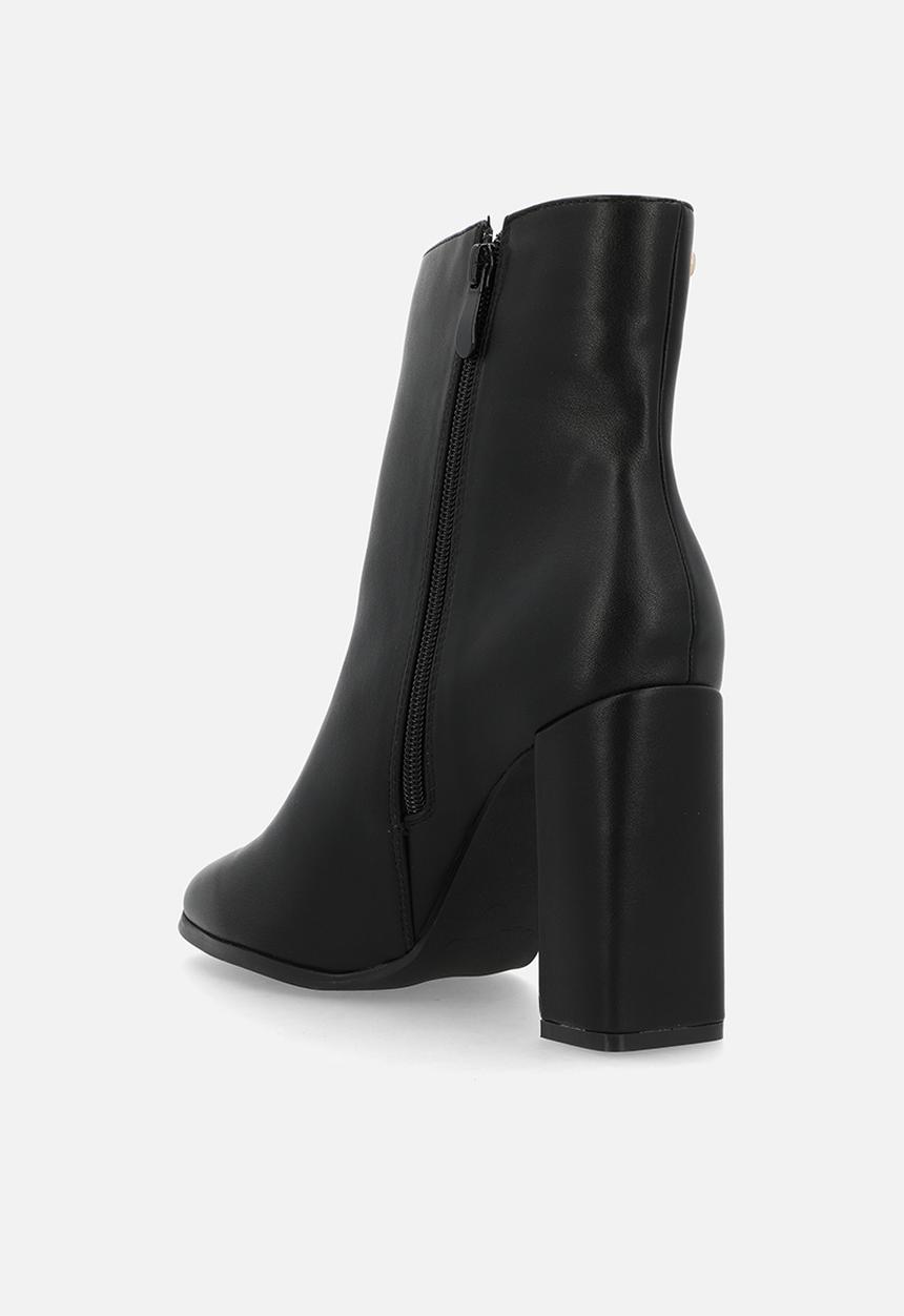 Miss Black - Shania 7 chelsea block heel ankle boot - black