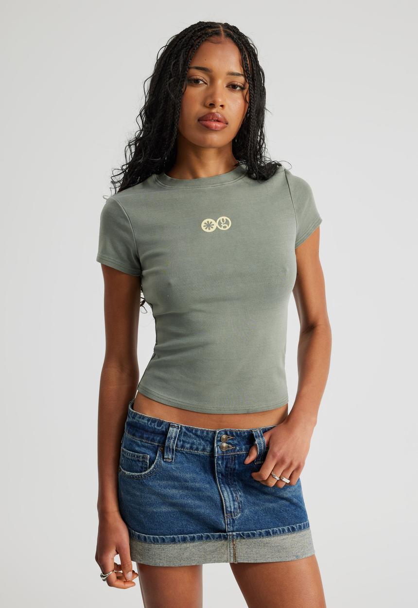 Factorie - Fitted Graphic Tee - Washed Dirty Sage / Og