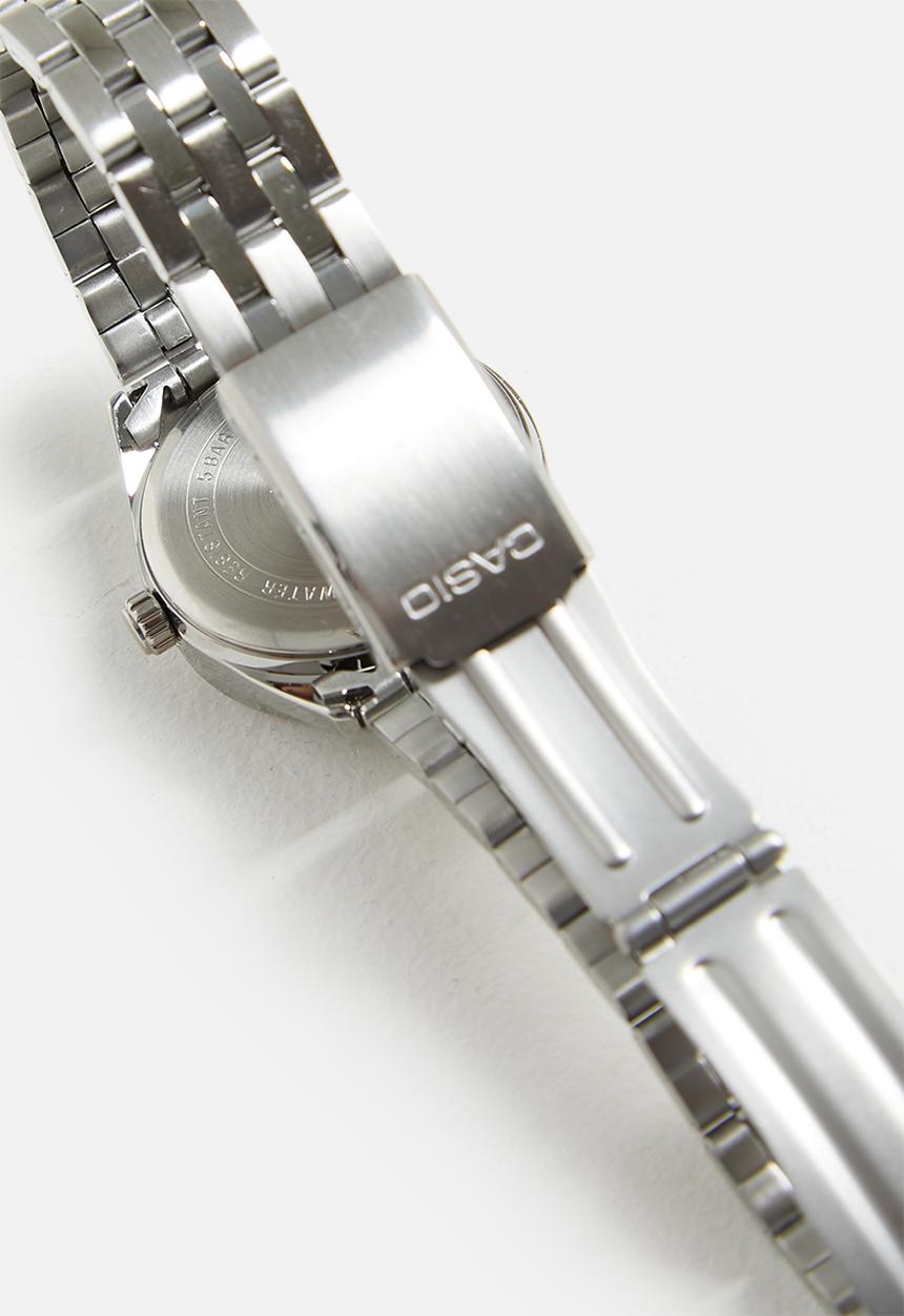 Casio - Analog Ss Ion 50M Date Blue - Silver