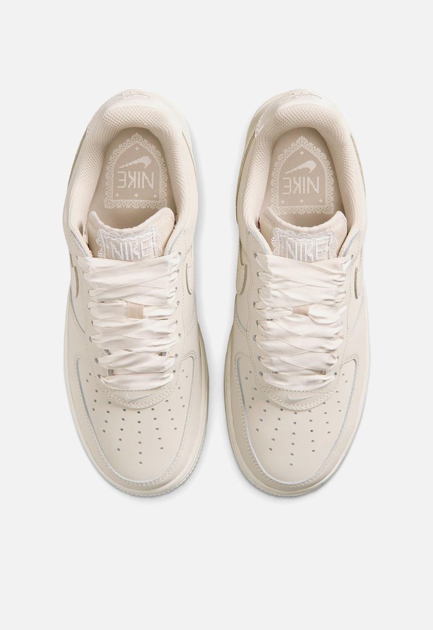 Nike - Nike Air Force 1 Retro Premium
