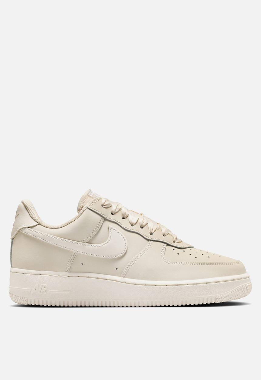 Nike - Nike Air Force 1 Retro Premium