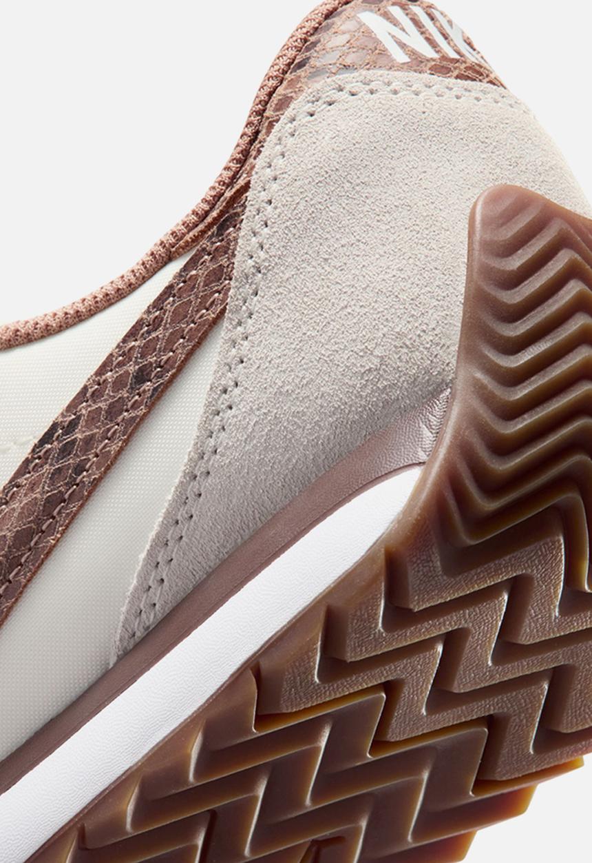 Nike - Nike Pacific Premium