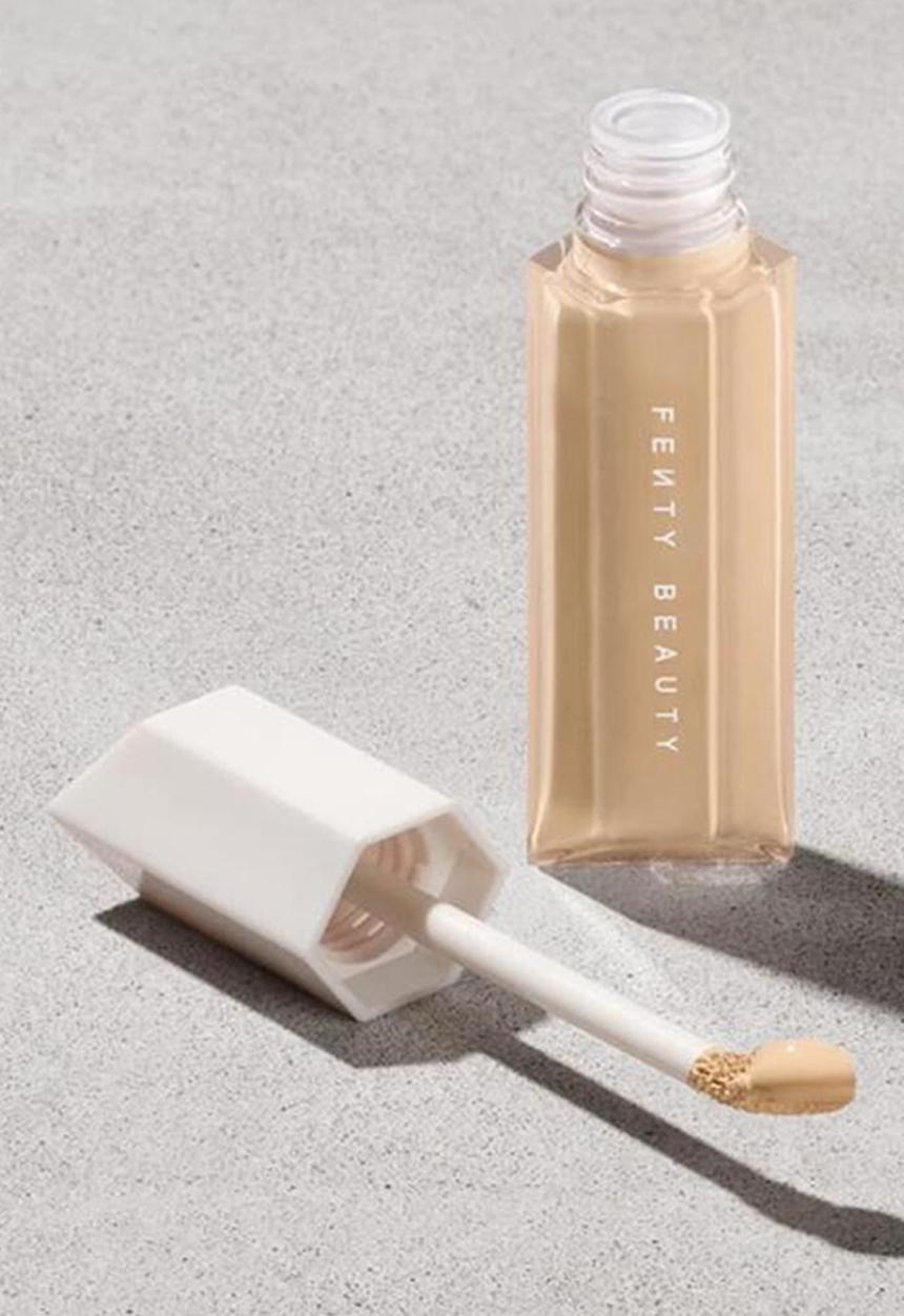 Fenty Beauty - We're Even Hydrating Longwear Concealer - 210W Light Medium