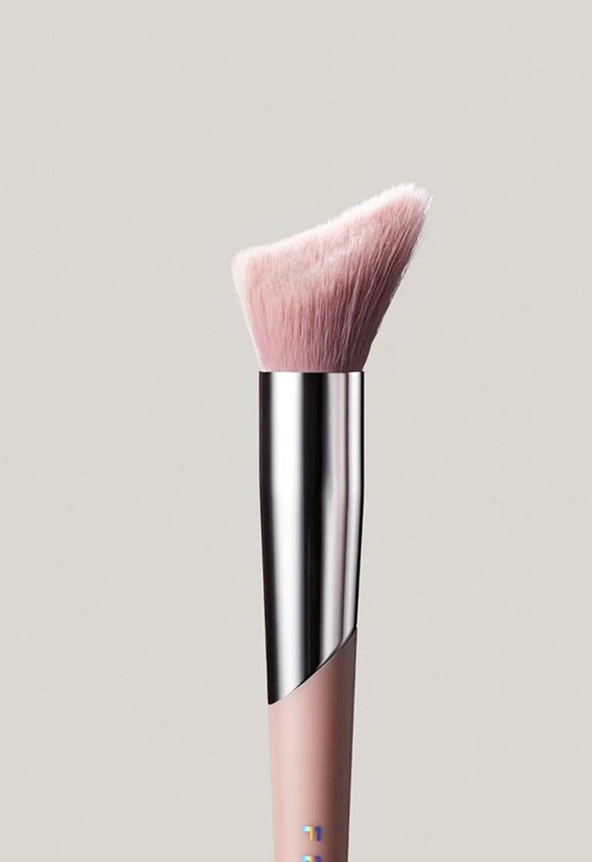 Fenty Beauty - Cheek-Huggin Highlight Brush - 120