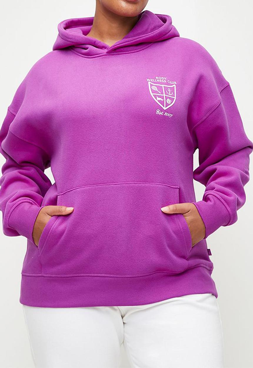 Cotton On - Plus Plush Premium Graphic Hoodie - Passion Plum/Heritage Wellness Club