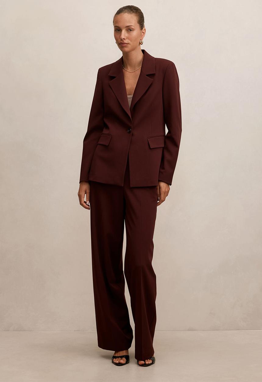 Forever New - Pia single breasted blazer in aubergine suit