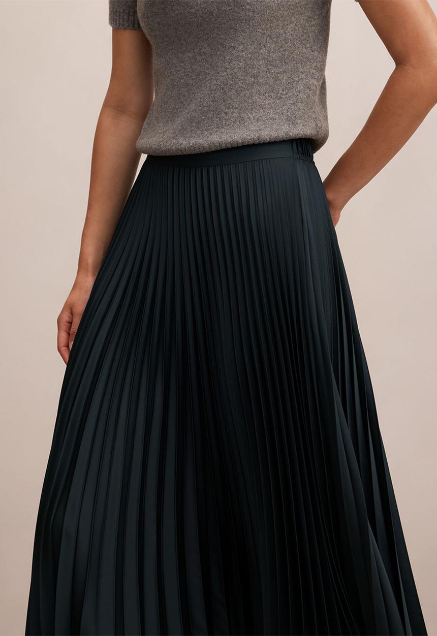 Forever New - Estelle satin pleated midi skirt in dark green