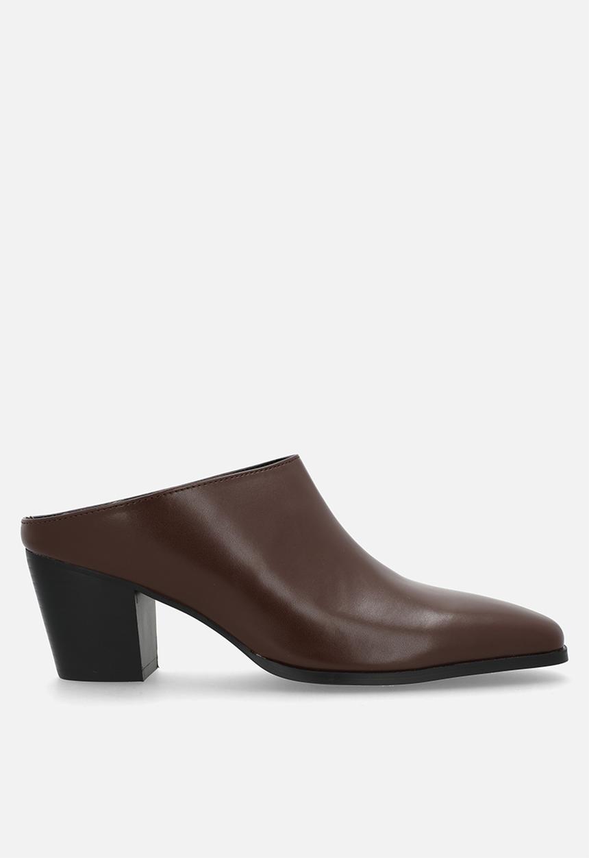 Raid London - Millie closed toe block heel mule - brown 