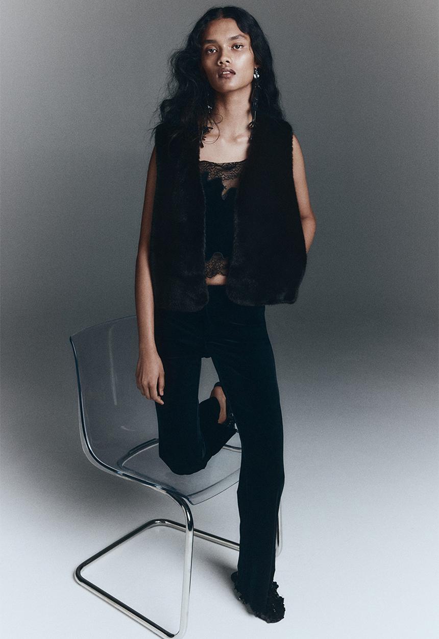 H&M - Fluffy gilet - black