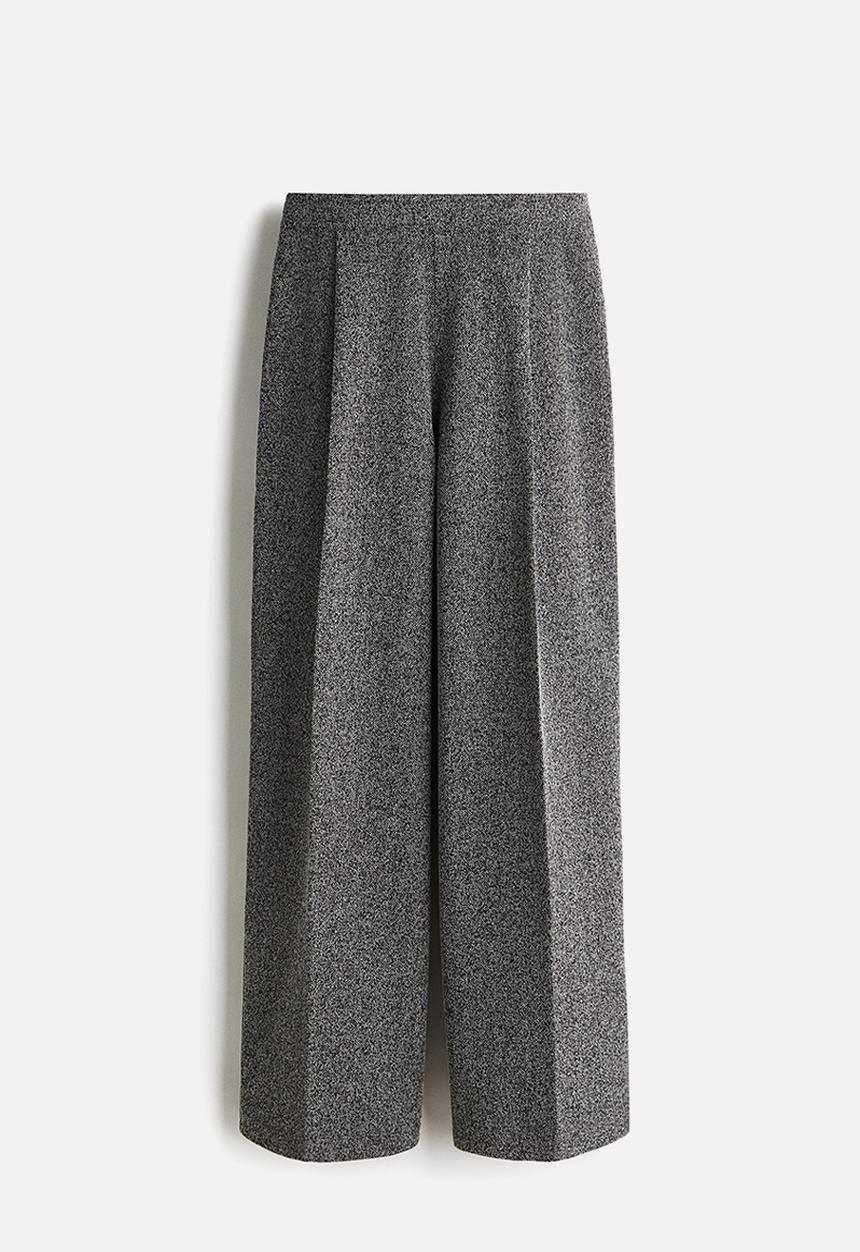 H&M - Pleat-front trousers - dark grey/herringbone pattern